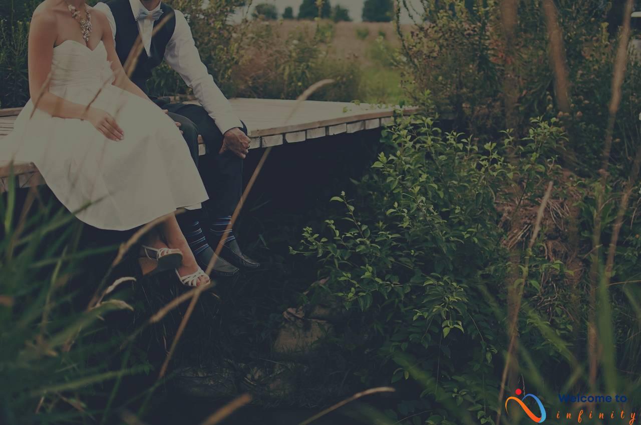 How to Incorporate Your Wedding Color Scheme into Your Transportation