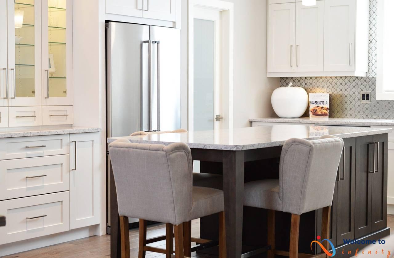 Unique Ways to Style Your Entryway for the Holidays